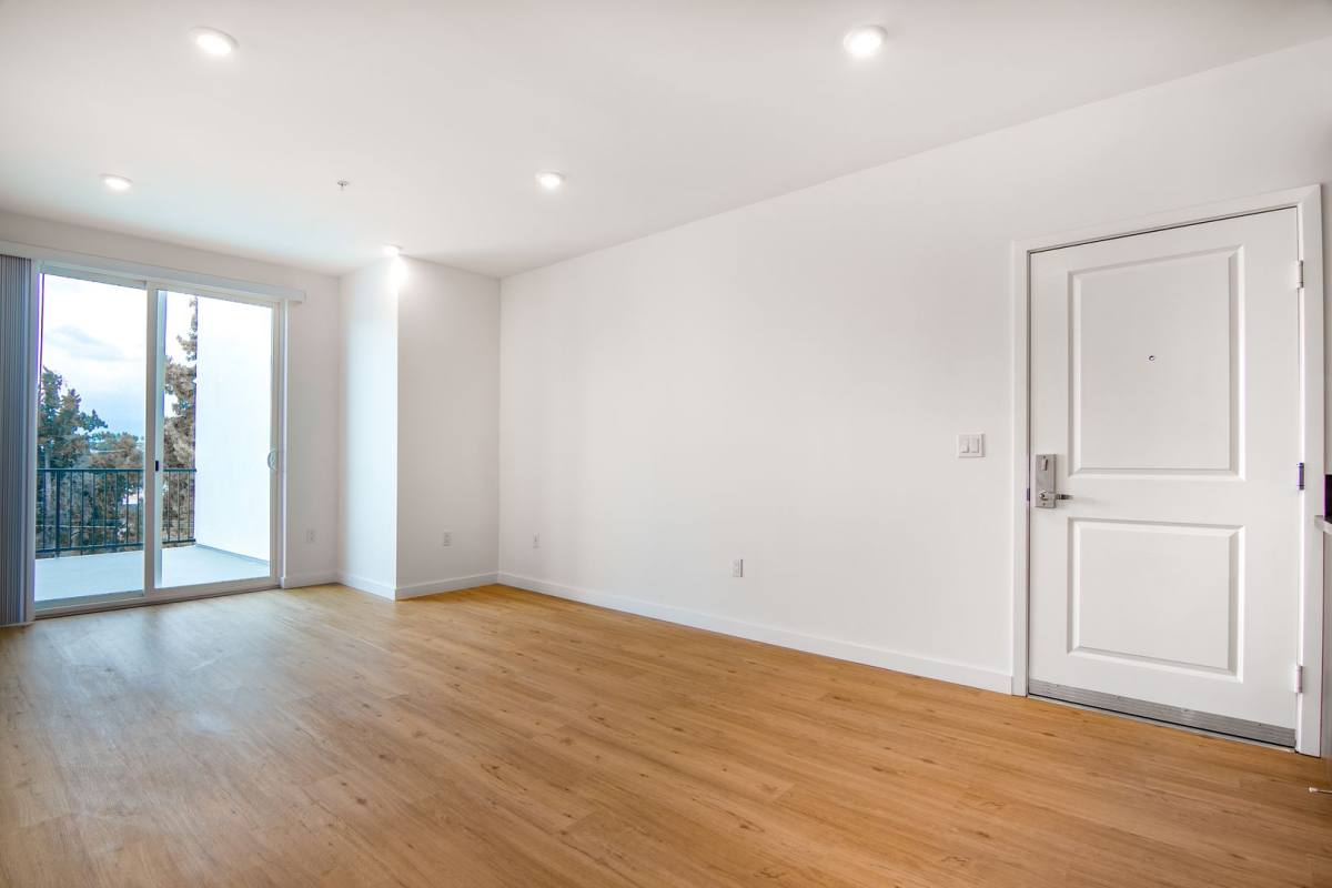 Apartment for rent at 14333 Sylvan St, Van Nuys, CA 91401