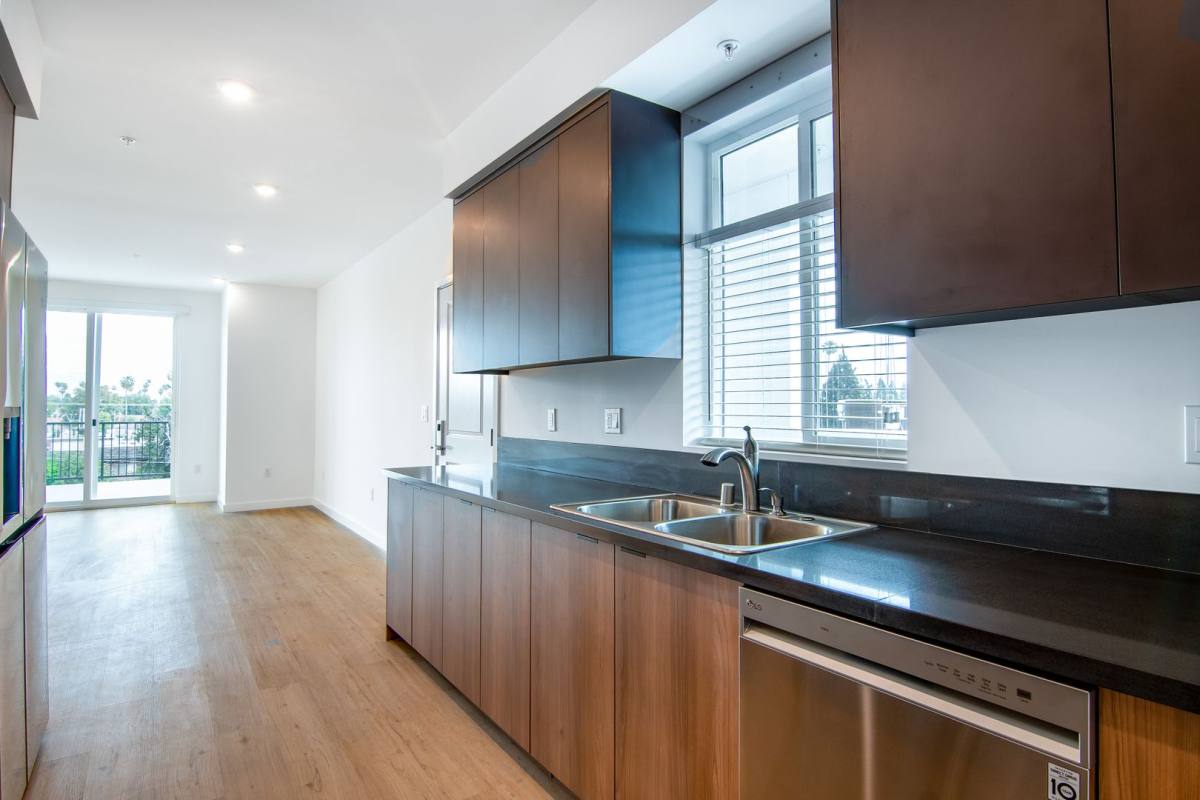 Apartment for rent at 14333 Sylvan St, Van Nuys, CA 91401