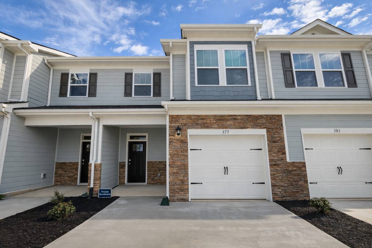 House for rent at 377 Creekview Rd, Hendersonville, NC 28792