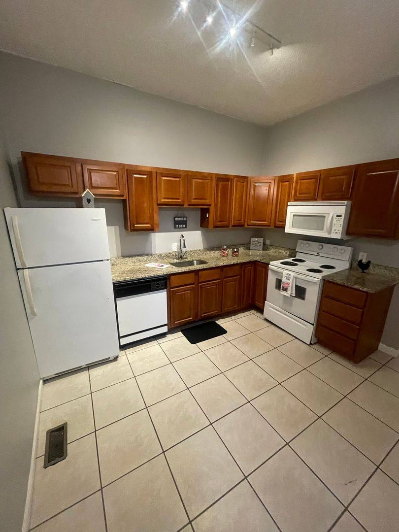 Apartment for rent at 2511-2513 S 9th St, Saint Louis, MO 63104