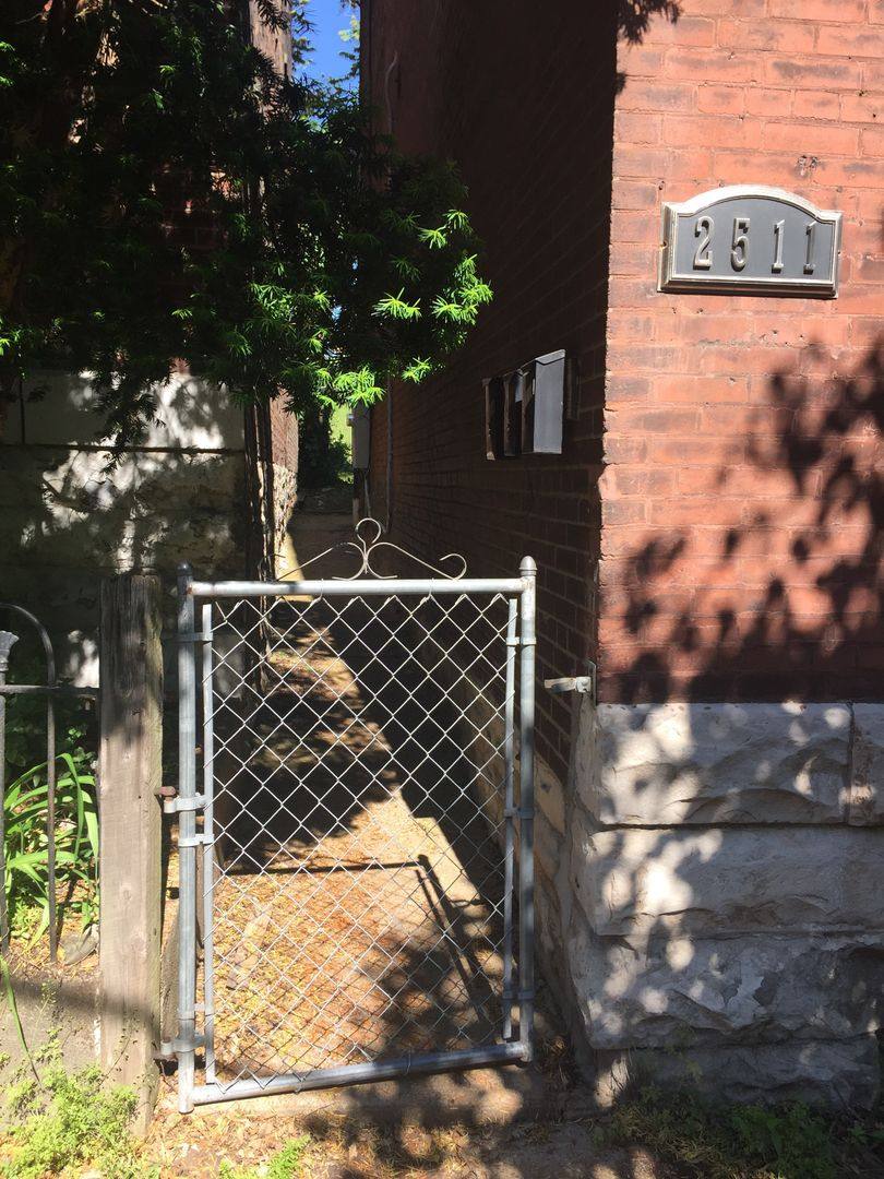 Apartment for rent at 2511-2513 S 9th St, Saint Louis, MO 63104