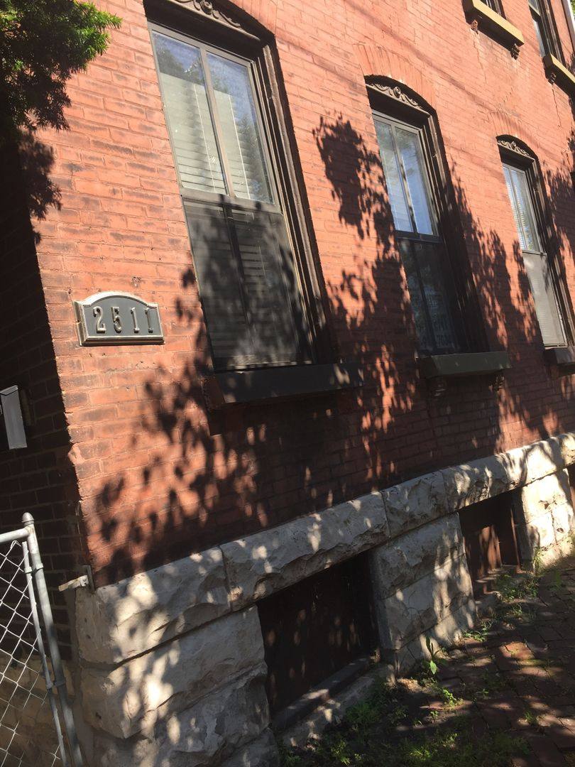 Apartment for rent at 2511-2513 S 9th St, Saint Louis, MO 63104