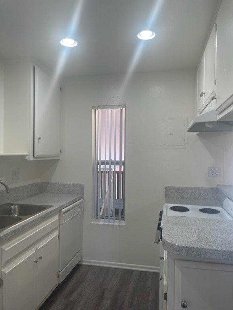 Apartment for rent at 13882 Tustin E Dr, Tustin, CA 92780