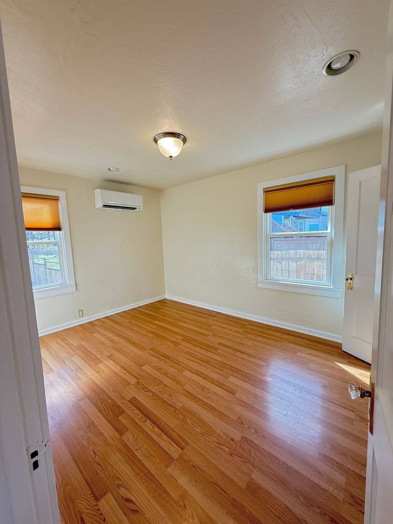 Townhouse for rent at 171 Alida St, Ashland, OR 97520
