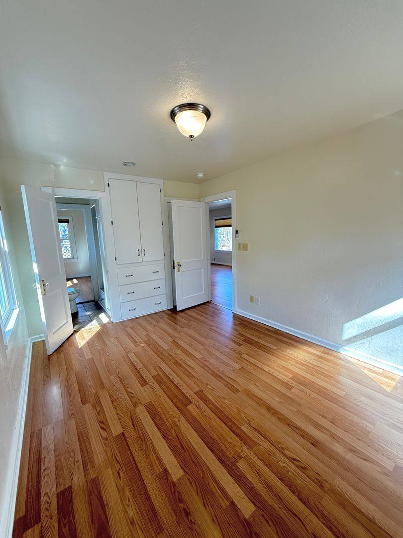 Townhouse for rent at 171 Alida St, Ashland, OR 97520