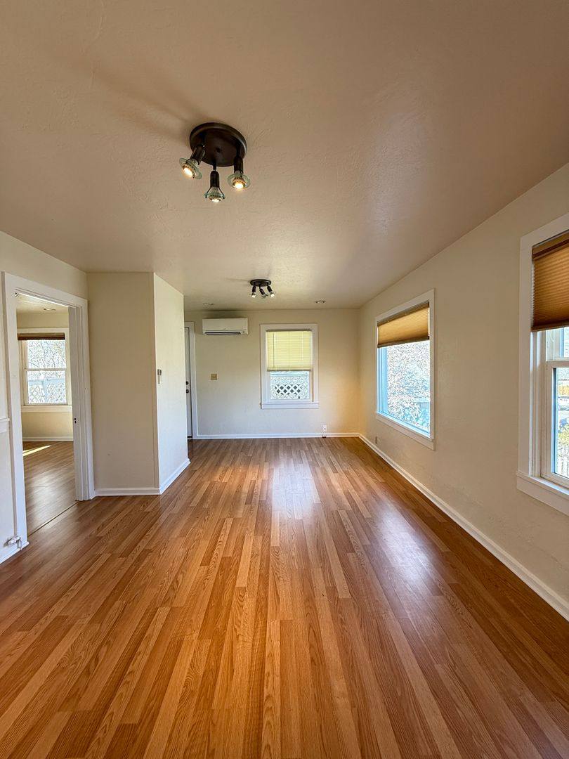 Townhouse for rent at 171 Alida St, Ashland, OR 97520