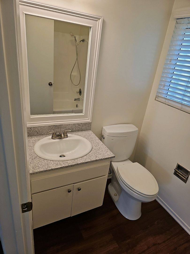 Apartment for rent at 1950 E Santa Clara Ave, Santa Ana, CA 92705