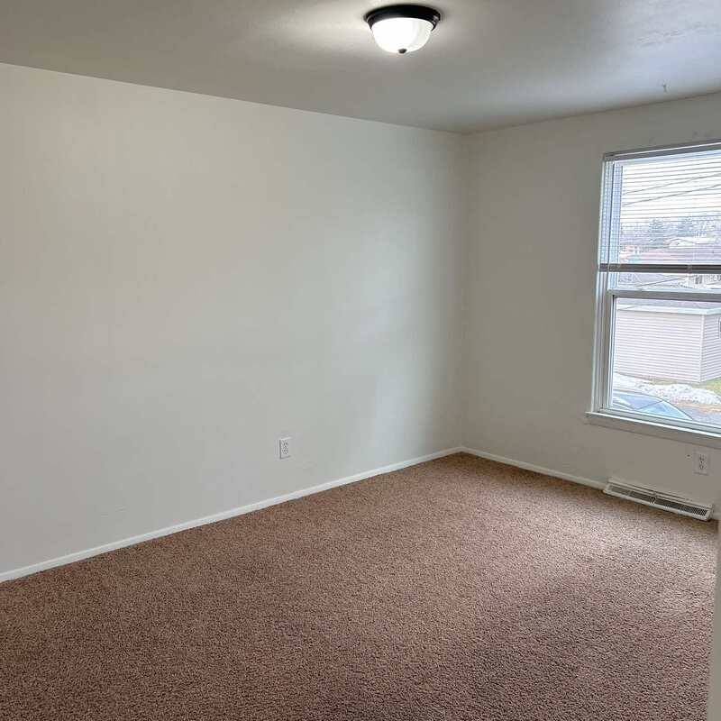 Apartment for rent at 1095 Gillingham Rd, Neenah, WI 54956