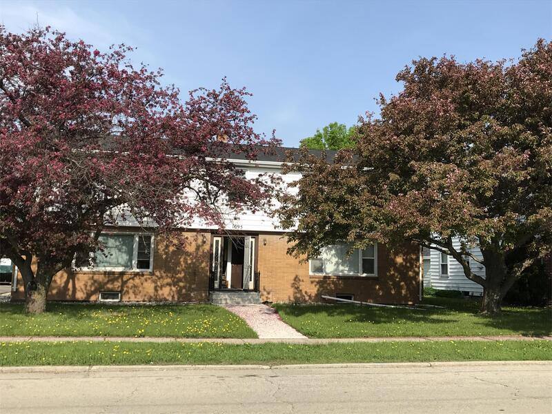 Apartment for rent at 1095 Gillingham Rd, Neenah, WI 54956