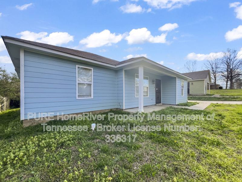 House for rent at 2975 Lake Park Rd, Memphis, TN 38127