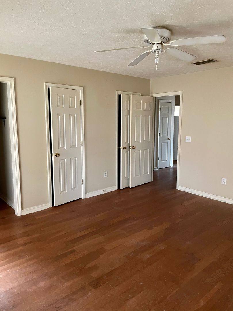 Apartment for rent at 830 N Jackson St, Starkville, MS 39759