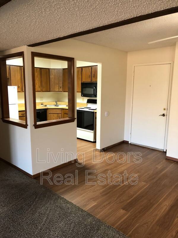 1935 N Lincoln Ave #107, York, NE 68467 - Apartment for Rent - Image 3
