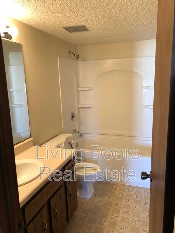 1935 N Lincoln Ave #107, York, NE 68467 - Apartment for Rent - Image 8