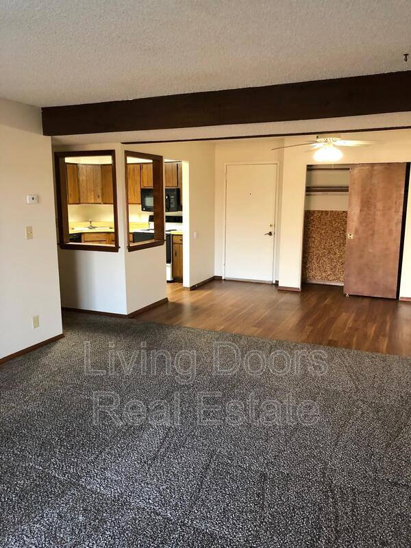 1935 N Lincoln Ave #107, York, NE 68467 - Apartment for Rent - Image 2