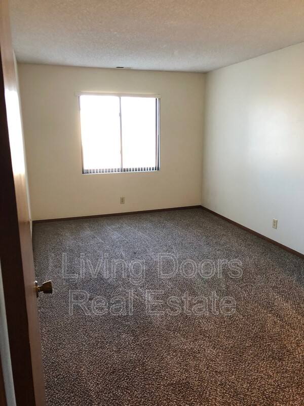 1935 N Lincoln Ave #107, York, NE 68467 - Apartment for Rent - Image 6