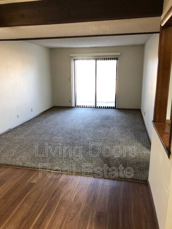 1935 N Lincoln Ave #107, York, NE 68467 - Apartment for Rent - Image 7