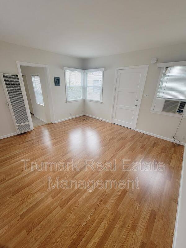 Apartment for rent at 927 E Lexington Dr #A, Glendale, CA 91206