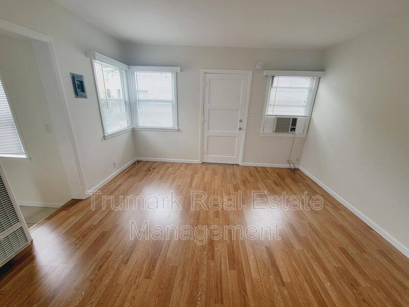 Apartment for rent at 927 E Lexington Dr #A, Glendale, CA 91206