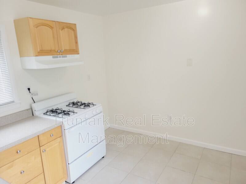 Apartment for rent at 927 E Lexington Dr #A, Glendale, CA 91206