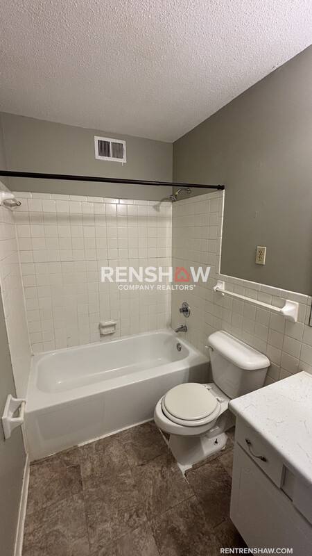 Apartment for rent at 3219 Thirteen Colony Mall 2B, Memphis, TN 38115