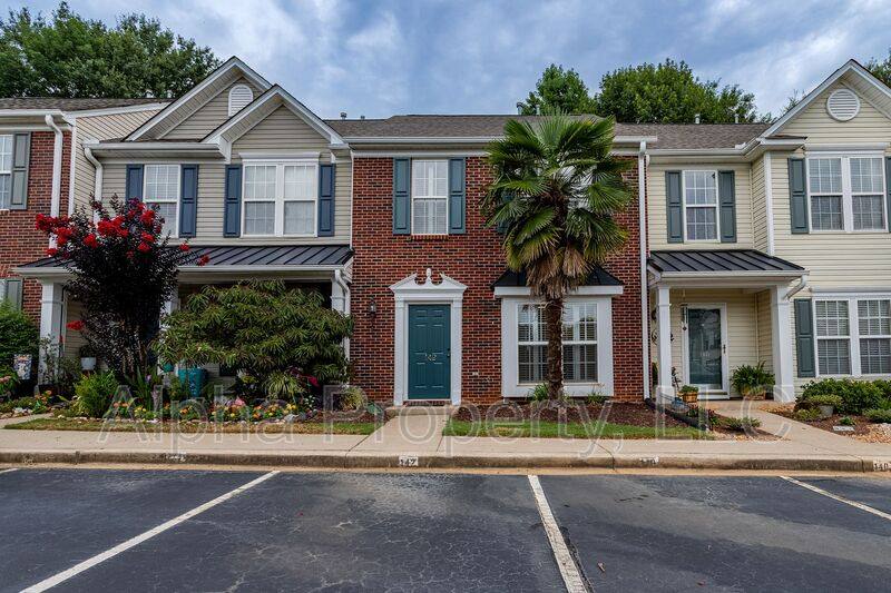 Townhouse for rent at 142 Spring Crossing Circle, Greer, SC 29650