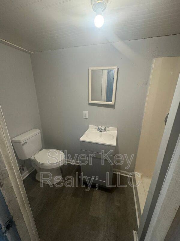Apartment for rent at 107 Forrest Ave #6, Athens, TN 37303