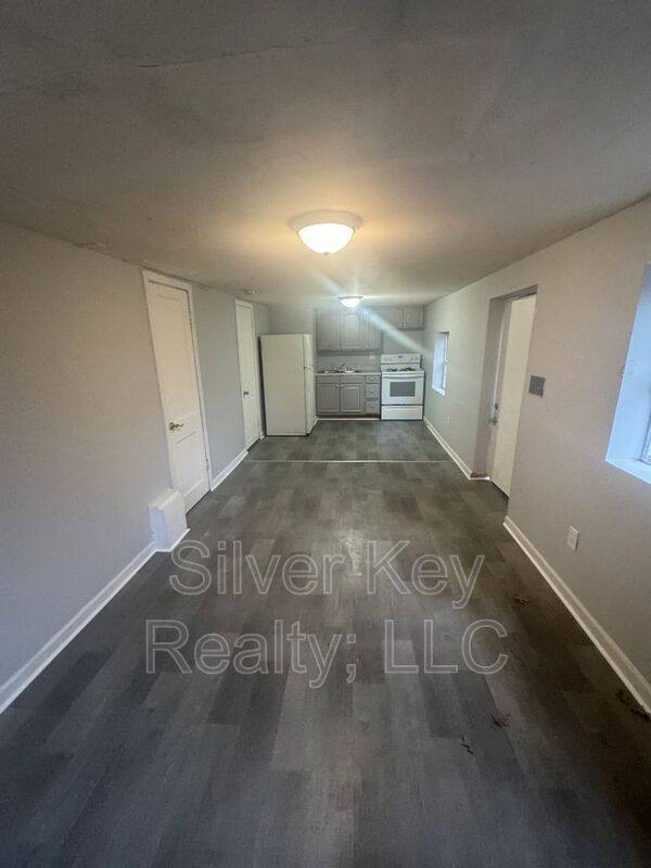 Apartment for rent at 107 Forrest Ave #6, Athens, TN 37303