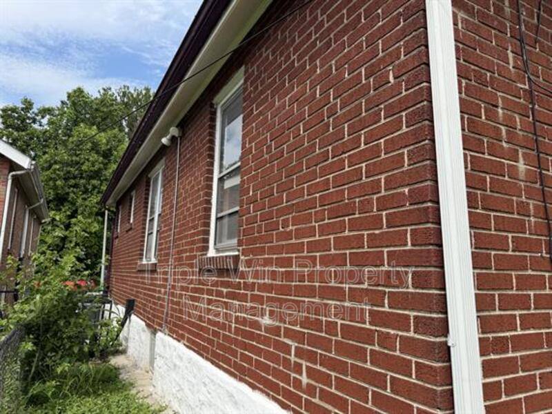House for rent at 8530 Lowell St, Saint Louis, MO 63147