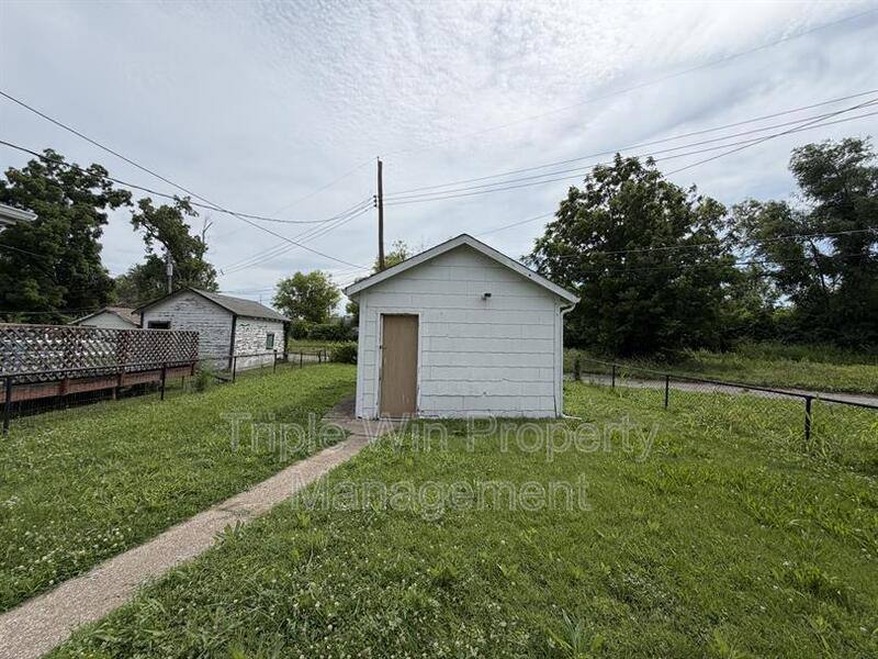 House for rent at 8530 Lowell St, Saint Louis, MO 63147