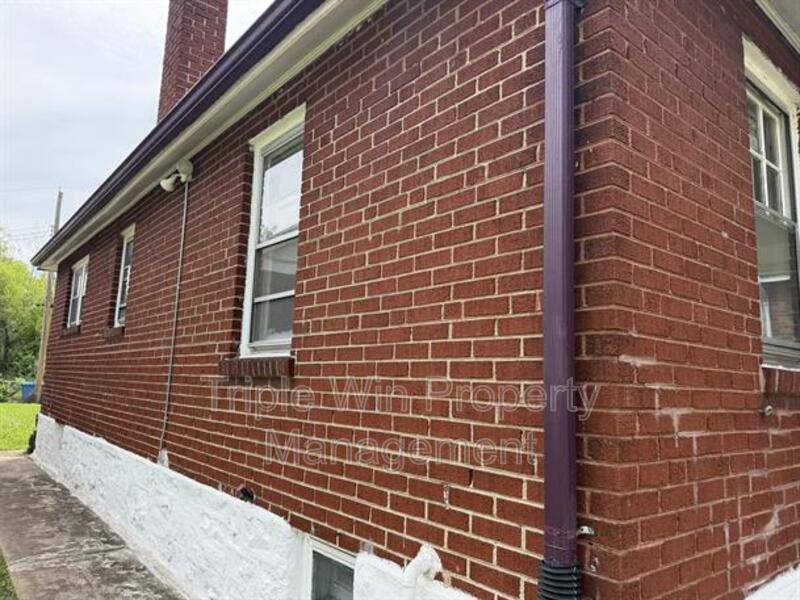 House for rent at 8530 Lowell St, Saint Louis, MO 63147