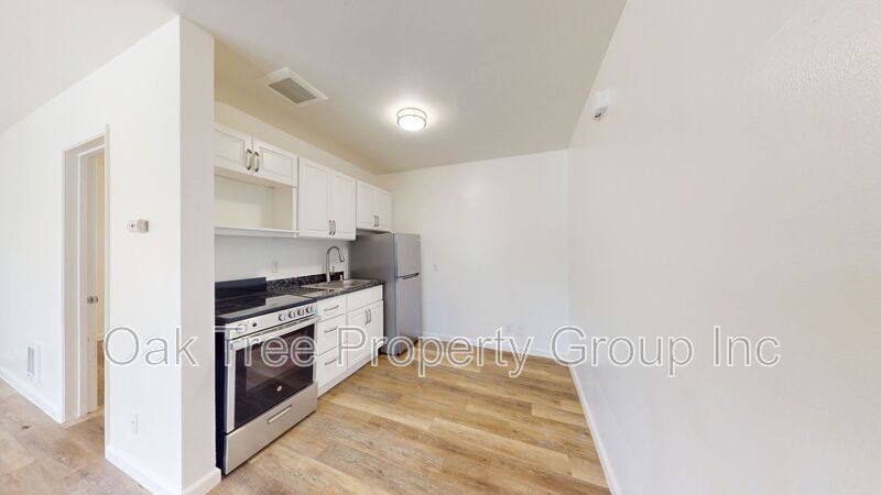 Apartment for rent at 444 28th St #5, Oakland, CA 94609