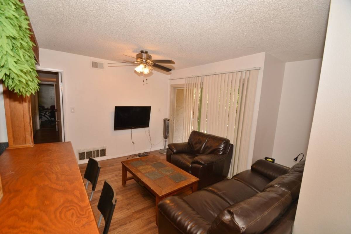Apartment for rent at 6851 Alvarado Rd, San Diego, CA 92120