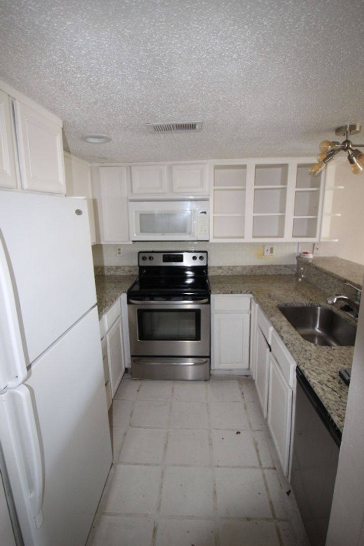 Townhouse for rent at 805 Paisley Dr, Spicewood, TX 78669