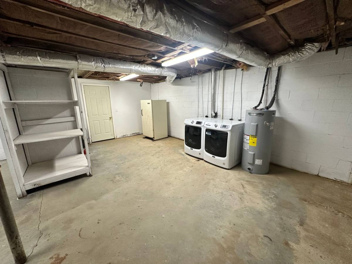 House for rent at 102 Highland Dr, Benton, KY 42025