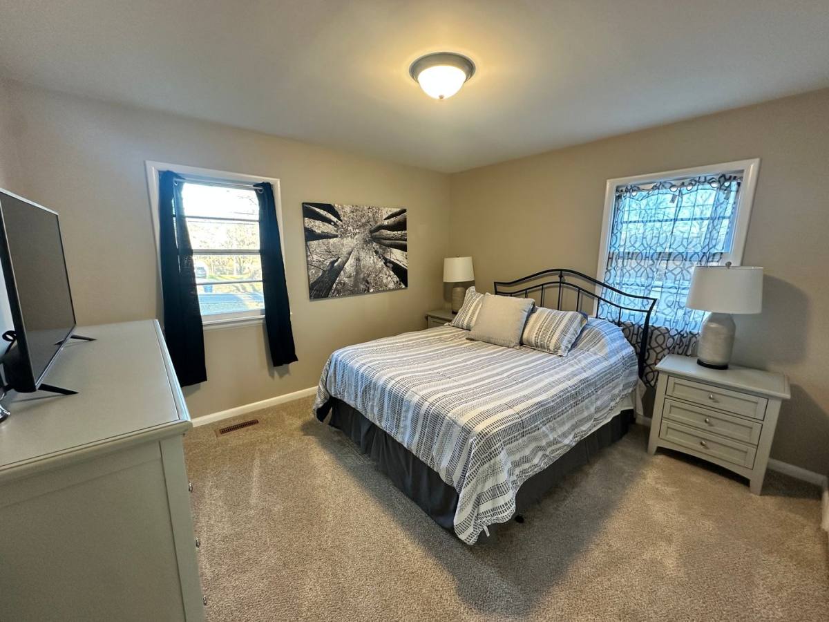 House for rent at 102 Highland Dr, Benton, KY 42025