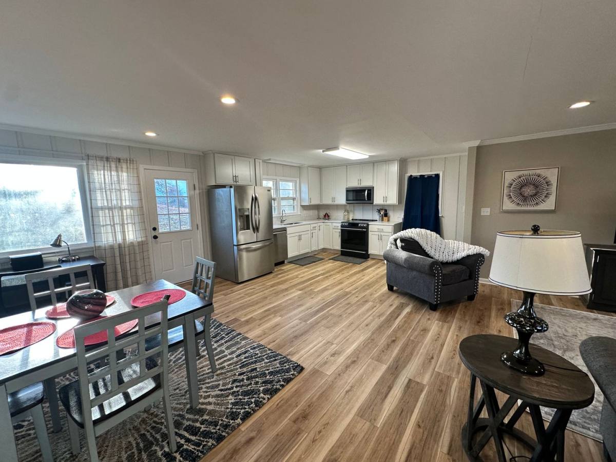 House for rent at 102 Highland Dr, Benton, KY 42025