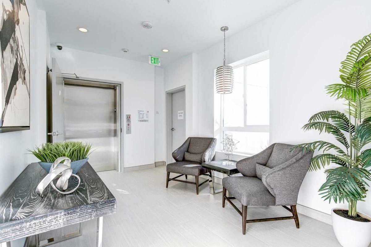 Apartment for rent at 11721 Runnymede St, North Hollywood, CA 91605