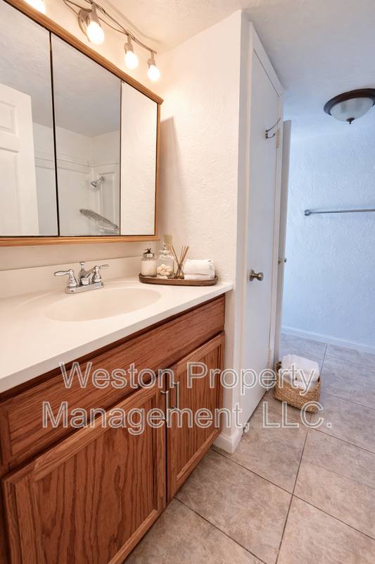Condo for rent at 6056 NW Expressway #1, Oklahoma City, OK 73132