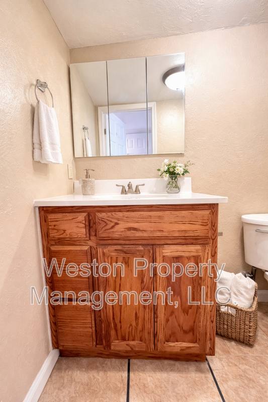 Condo for rent at 6056 NW Expressway #1, Oklahoma City, OK 73132