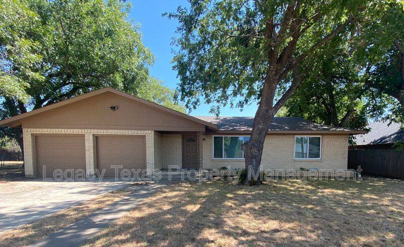 House for rent at 211 S Nolan River Rd, Cleburne, TX 76033