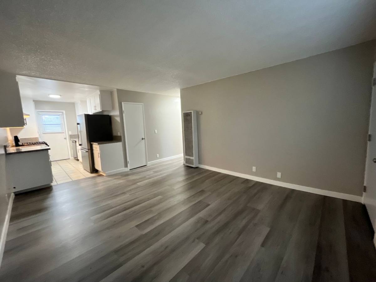 Apartment for rent at 1060 Grand Ave, Long Beach, CA 90804