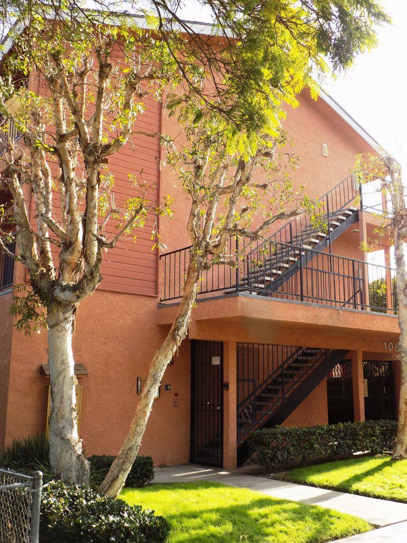 Apartment for rent at 1060 Grand Ave, Long Beach, CA 90804