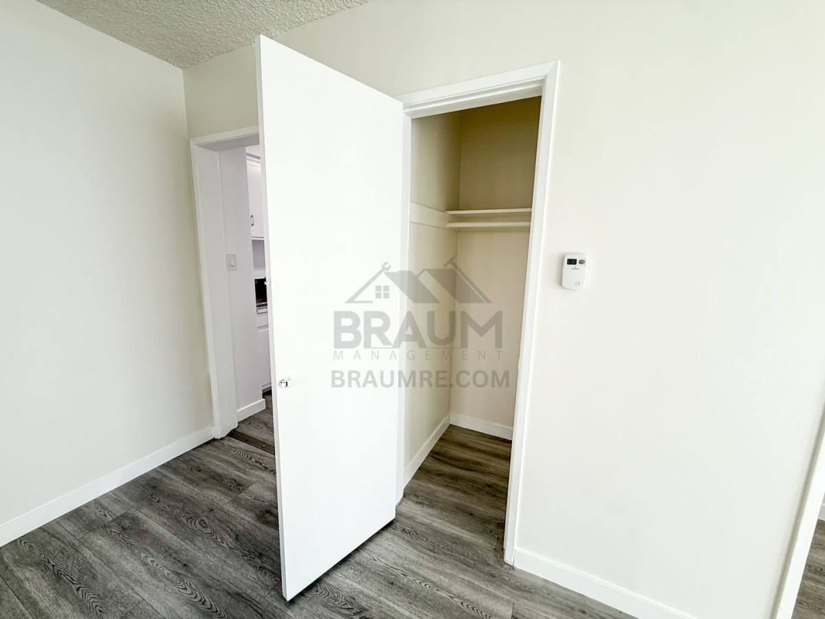 Apartment for rent at 5433 Sepulveda Blvd, Van Nuys, CA 91411