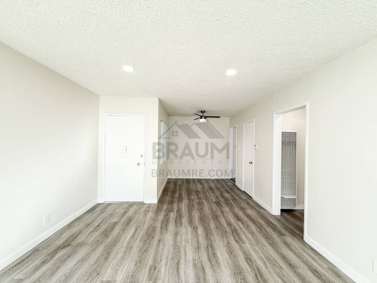 Apartment for rent at 5433 Sepulveda Blvd, Van Nuys, CA 91411