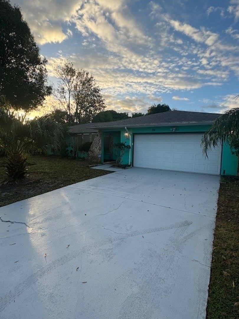 House for rent at 356 Pipit St NE, Palm Bay, FL 32907