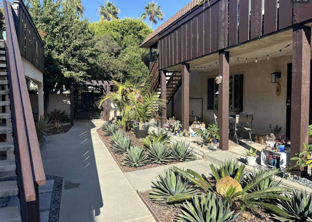 Apartment for rent at 3147 Jefferson St, Carlsbad, CA 92008