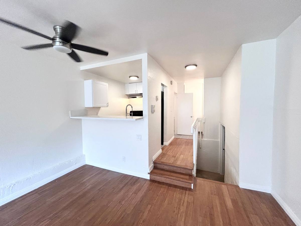 Apartment for rent at 1000 N Doheny Dr, West Hollywood, CA 90069