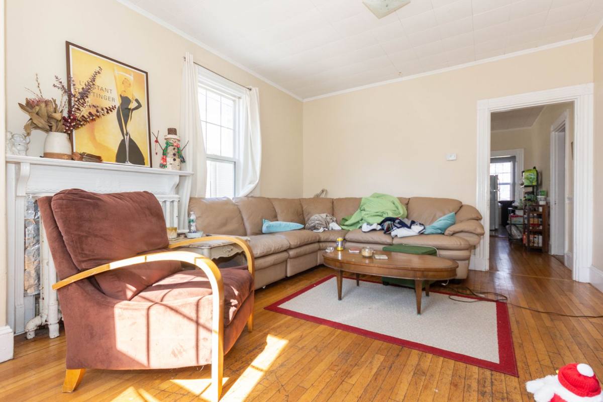 Apartment for rent at 17 Bennett St, Brighton, MA 02135