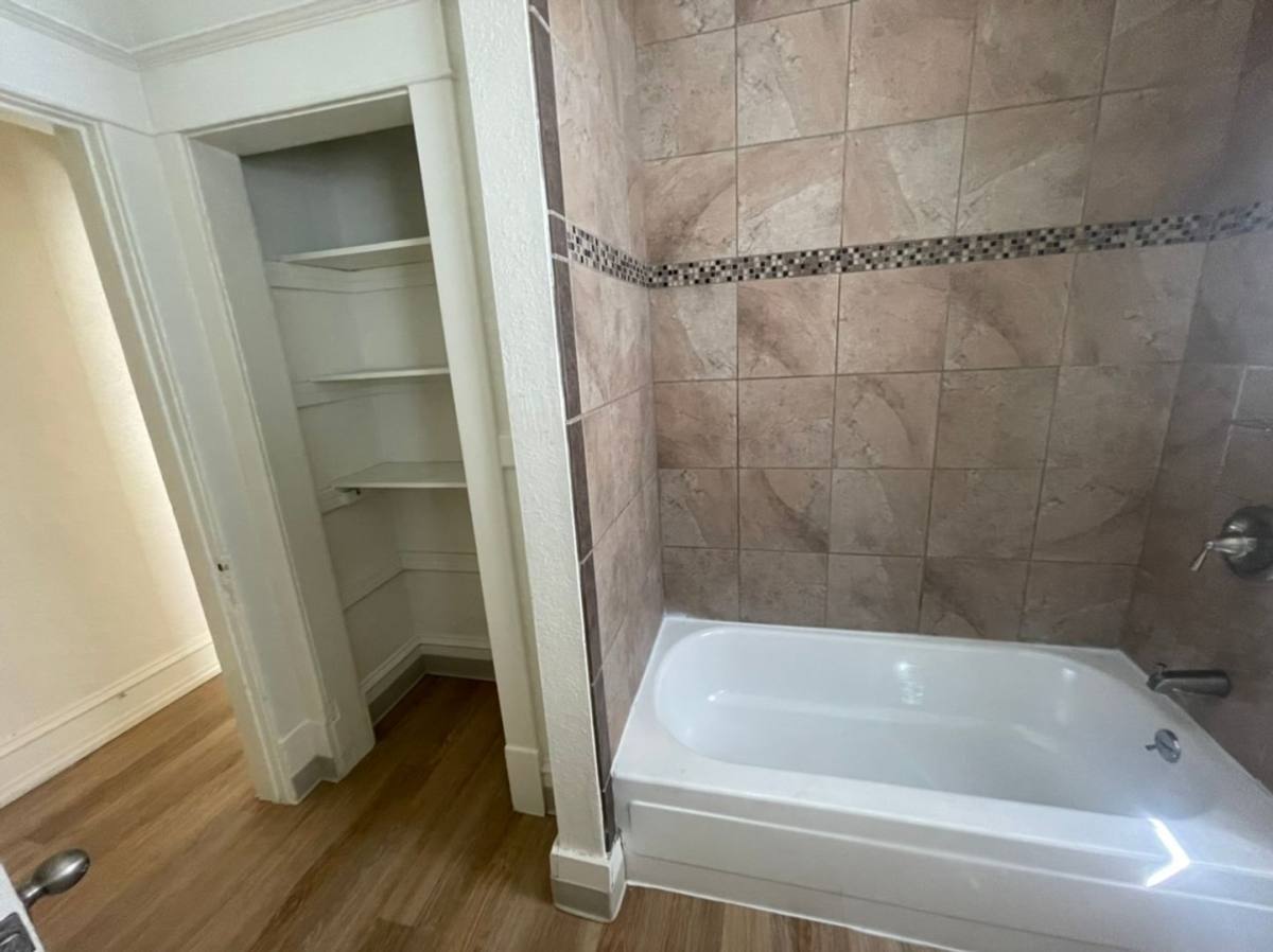 Apartment for rent at 1217 & 1223 W, Spokane, WA 99204