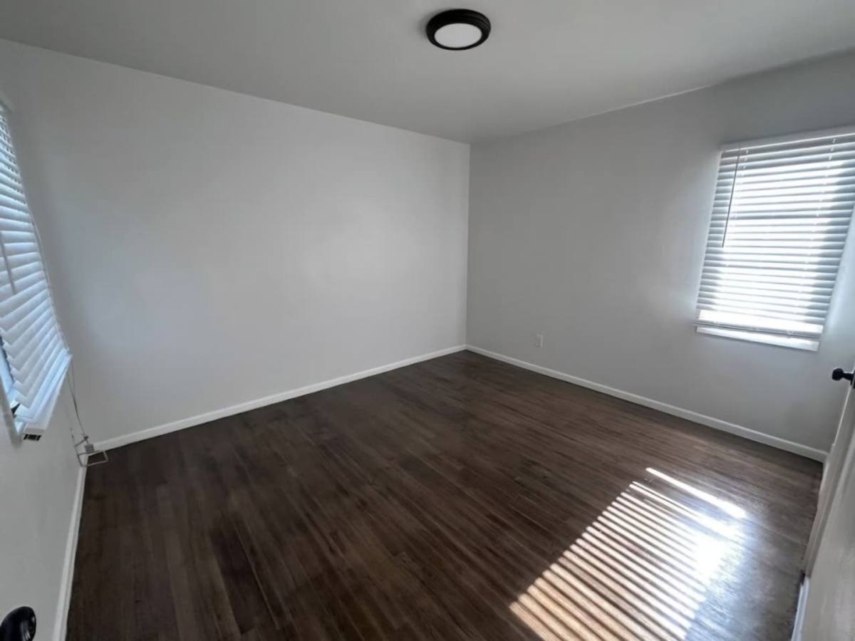 Apartment for rent at 4119 Santo Tomas Dr, Los Angeles, CA 90008